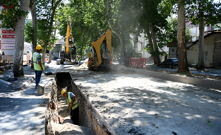 Şehir merkezinin yeni şebeke hatlarının imalatı sürüyor