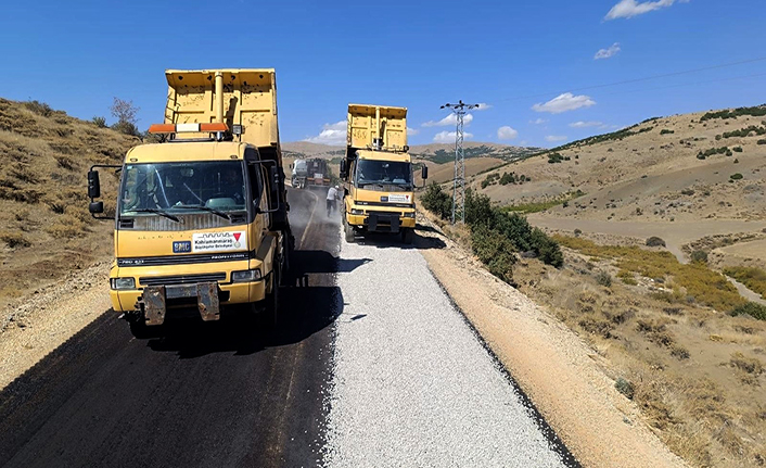 Büyükşehir, Afşin kırsalında ulaşım atağını sürdürüyor