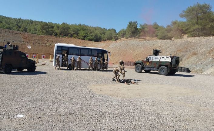 Özel Haraket polisinde tatbikat