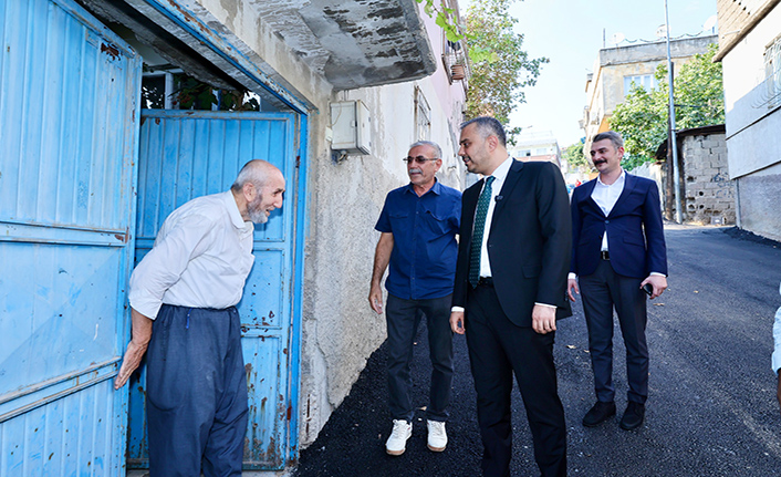 Dumlupınar Mahallesi sakinlerinden Başkan Toptaş’a asfalt teşekkürü