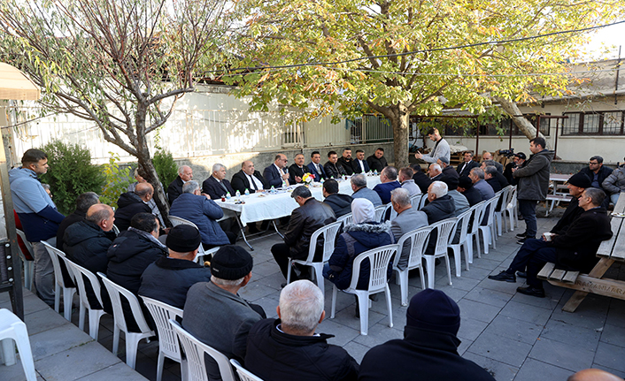 Akpınar, mahalle ziyaretlerini sürdürüyor