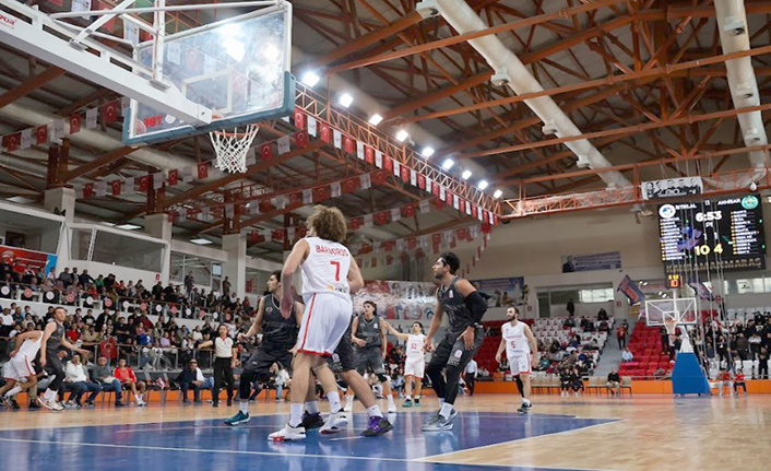 İstiklalspor Basketbol takımı fırtına gibi başladı