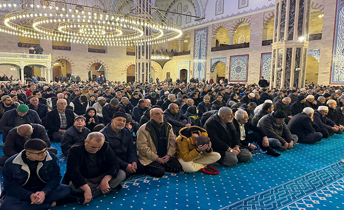 Kahramanmaraş'ta ilk teravih namazı