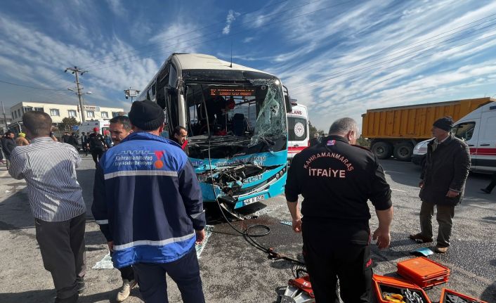 Kahramanmaraş’ta halk otobüsü ile kamyon çarpıştı: 11 yaralı