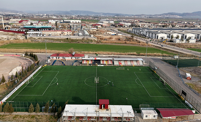 Merkez futbol sahasının tribün kapasitesi artırıldı