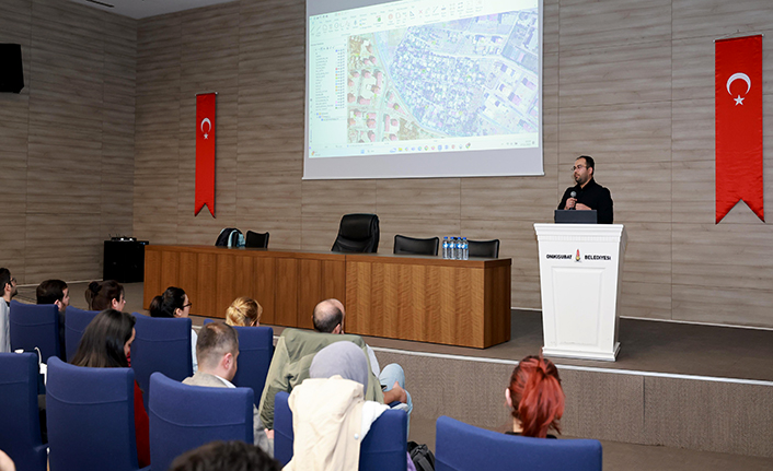 Onikişubat Belediyesi’nden ‘Afet Sonrası Kent Planlaması’na akademik katkı