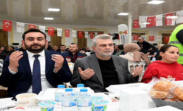 Büyükşehir’in iftar sofrası Pazarcık’ta kuruldu