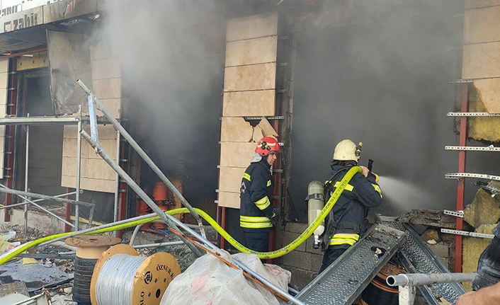 Kahramanmaraş’ta depo yangını korkuttu