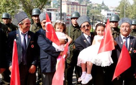 KAHRAMANMARAŞLI GAZİLERDEN TERÖRE TEPKİ