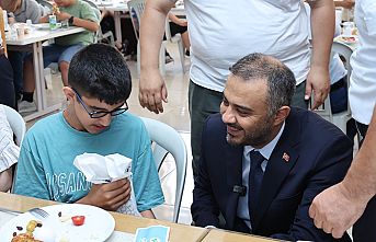 Toptaş, özel çocukların karne heyecanına ortak oldu