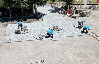 Dulkadiroğlu Fen İşleri Ekiplerinden Çokyaşar Mahallesinde kilit parke çalışması