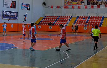 Onikişubat Belediyesi’nin Cumhuriyet Spor Şöleni’nde futsal heyecanı başladı