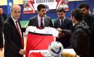  DULKADİROĞLU'NDAN AMATÖR SPOR KULÜPLERİNE MALZEME YARDIMI