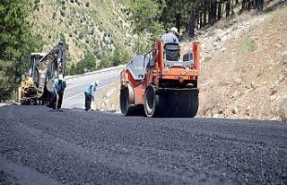 Kırsal mahallelerde asfalt çalışmaları tüm hızıyla...