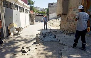 Kayabaşı Mahallesi'nde parke tadilat çalışmaları...