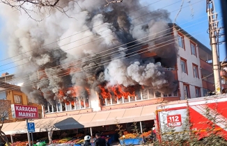 Kahramanmaraş’ta market deposunda yangın